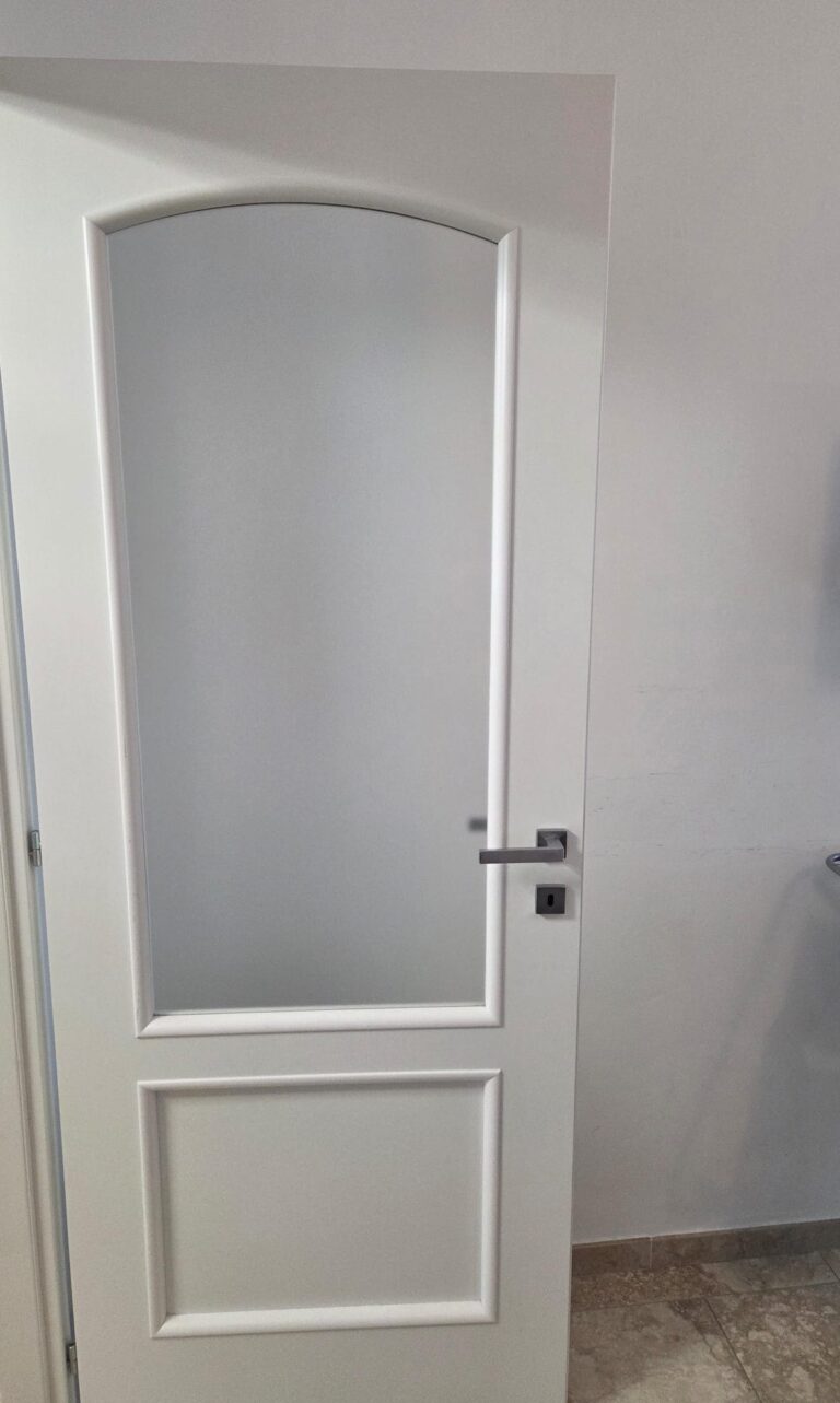 Porte interne con vetro a Torino: ad arco o rettangolari